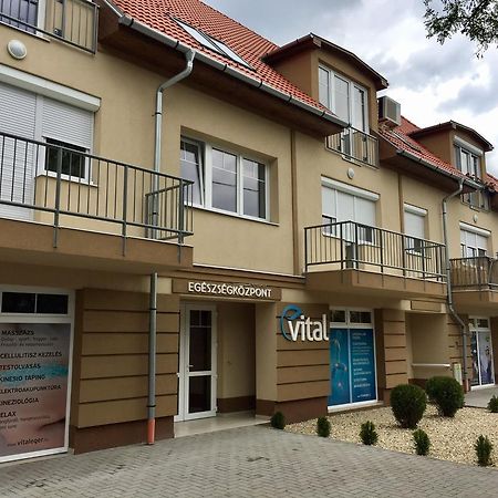 Barand Apartman Эгер Экстерьер фото