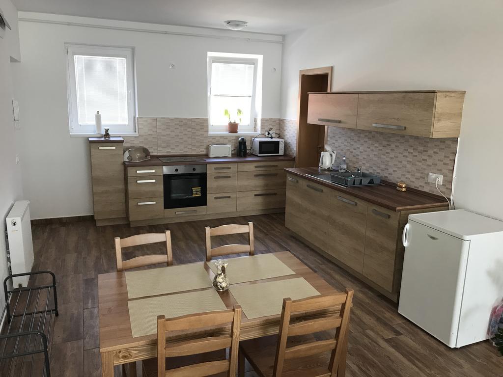 Barand Apartman Эгер Экстерьер фото